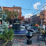 East Passyunk Trendy Apartment